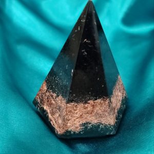 Snažna zaštita, šestougaona piramida 5x7cm sa većim procentom crnog turmalina