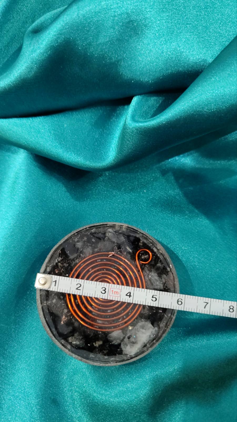 Inspiracija, životna sila i harmonija. Lični/prostorni medaljon sa mandalom i karneolom, 5,5 cm - Image 2