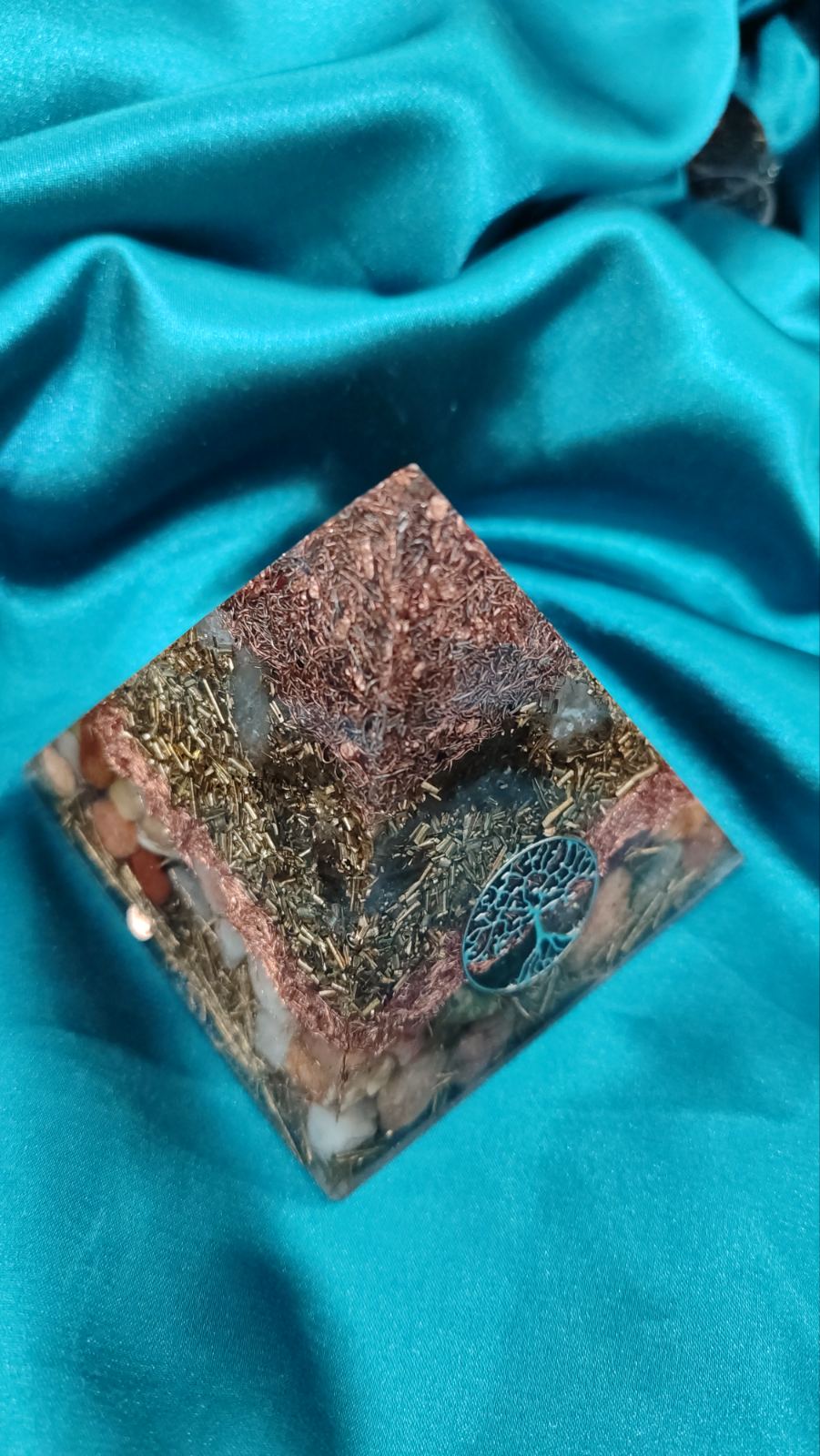 Mir, stabilnost, regeneracija, Piramida 8x8 cm sa Drvetom života - Image 3