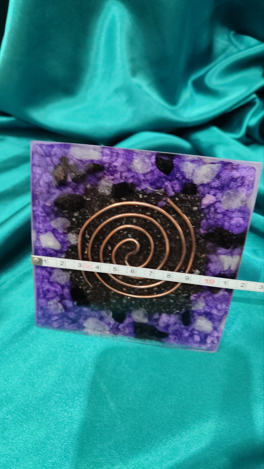 Sveta geometrija, ametist, gorski kristal. Piramida 11,5 x 11,5 cm - Image 2