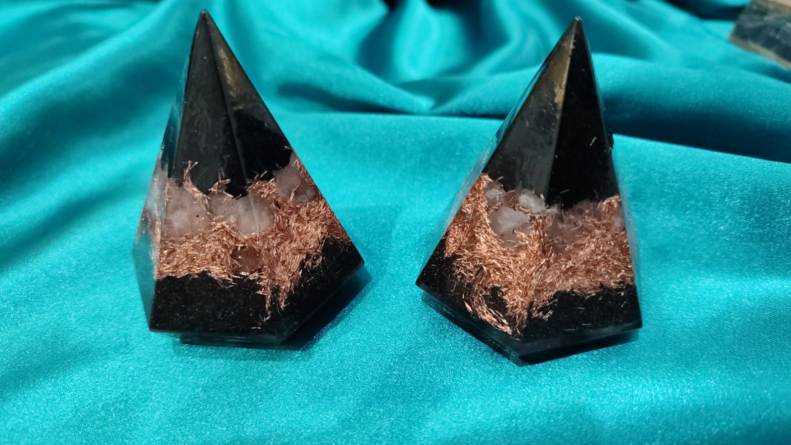 Snažna zaštita, šestougaona piramida 5x7cm sa većim procentom crnog turmalina