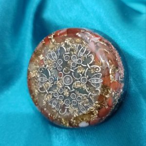 Optimizam, životna energija. Orgonit sa mandalom i karneolom 5,5 x 2 cm