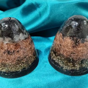 Vitalnost, hrabrost, zaštita. 1 kom. kupe sa većim procentom crnog turmalina i gorskog kristala 8×8 cm
