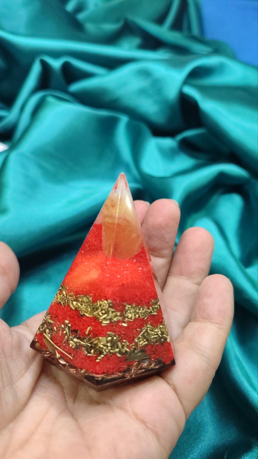 Obilje i prosperitet. Crveno-zlatna šestougaona piramida 5x7 cm sa citrinom u vrhu - Image 2