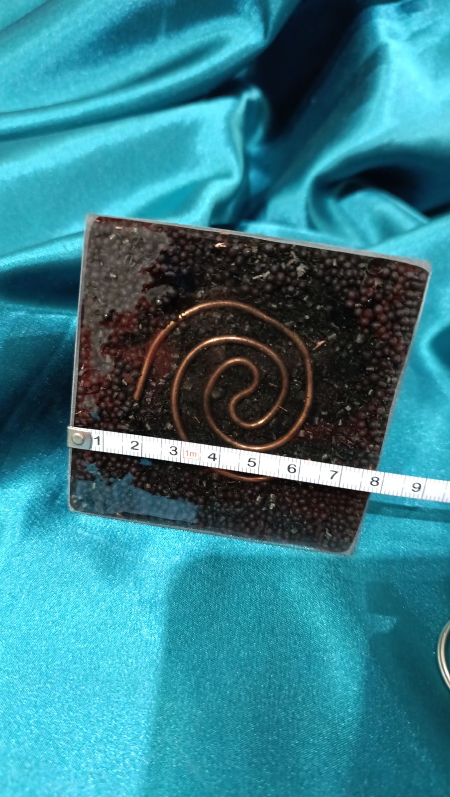 Zaštita, kreativnost i balans. Piramida 7,5x7,5 cm sa većim procentom crnog turmalina - Слика 2