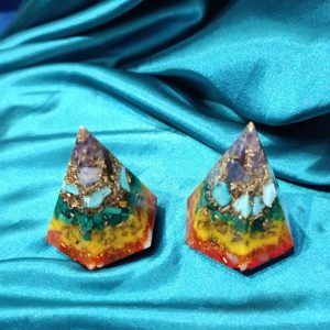 Aktivacija 7 čakri, šestougaona piramida sa kristalima 5×7 cm