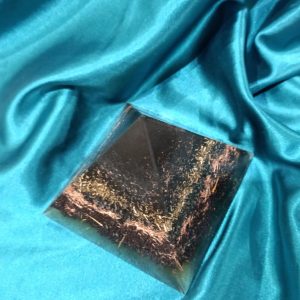Crno-zlatna lepotica, piramida 10,5×9 cm