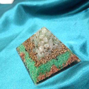 Manja aventurin piramida 7×5,5 cm